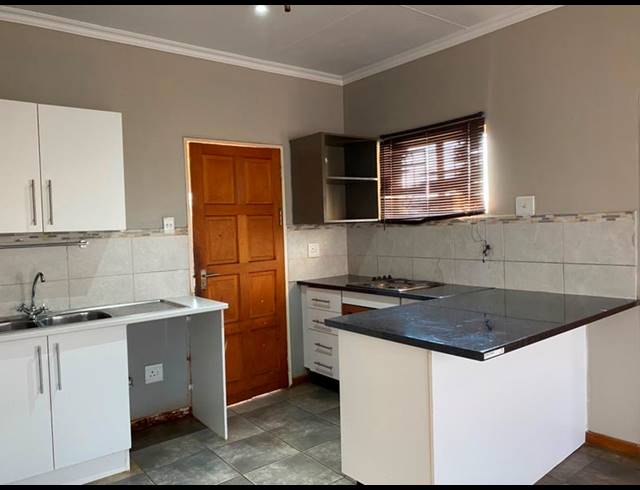 2 BEDROOM PROPERTY TO RENT IN CHROOM PARK